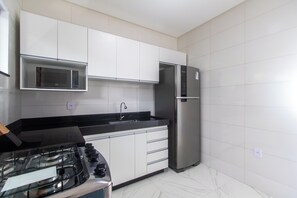 Basic Apartment | Private kitchen