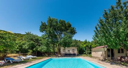 La Bouscarle - Jardin et Piscine Partagée