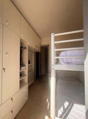 3 chambres, fer et planche à repasser, Wi-Fi gratuit, draps fournis