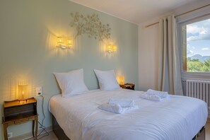 3 chambres, fer et planche à repasser, accès au Wi-Fi (inclus)