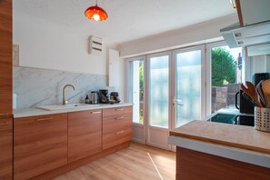 Fridge, microwave, oven, dishwasher