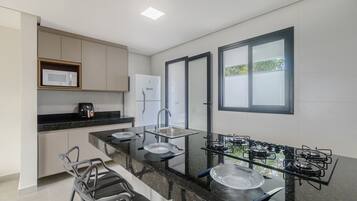 Basic Apartment | Private kitchen