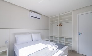 Ảnh chưa phân loại, 5 trong số 12 ảnh, nút