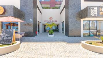 Basic Apartment | Exterior