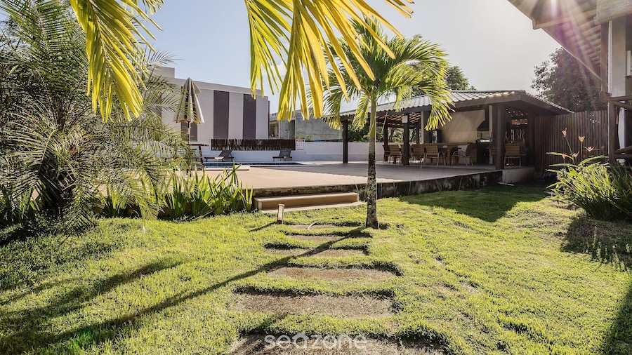 House With a Pool 5 Minutes From the Beach Cmv004