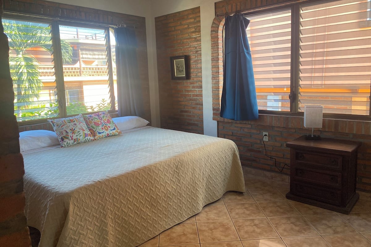 Individually furnished, free WiFi, bed sheets