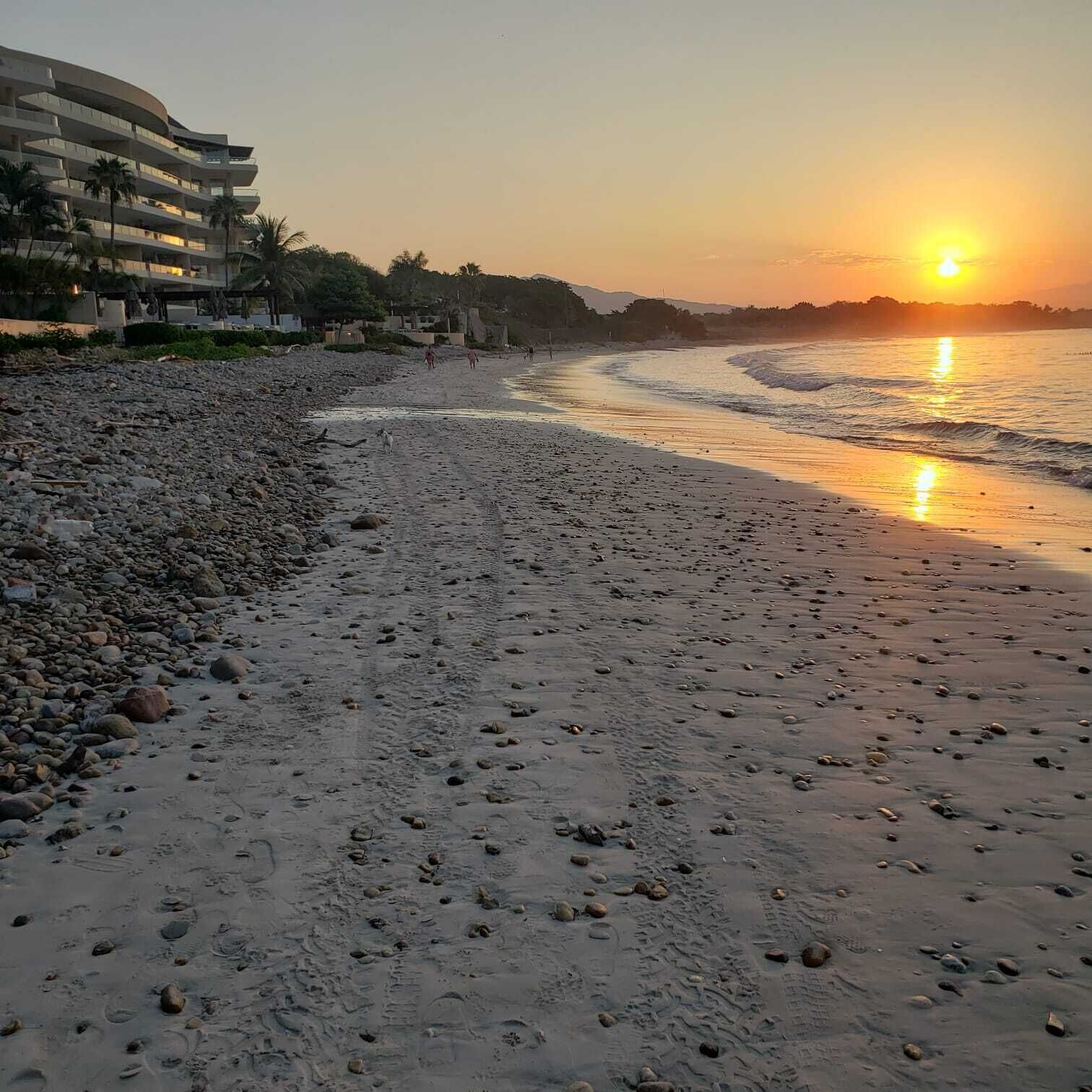 Beach nearby, white sand, beach massages
