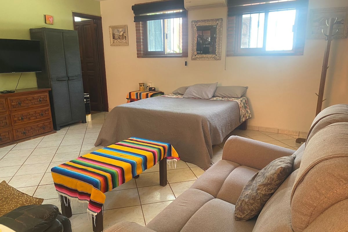Suite estudio | Muebles diferentes, wifi gratis y ropa de cama