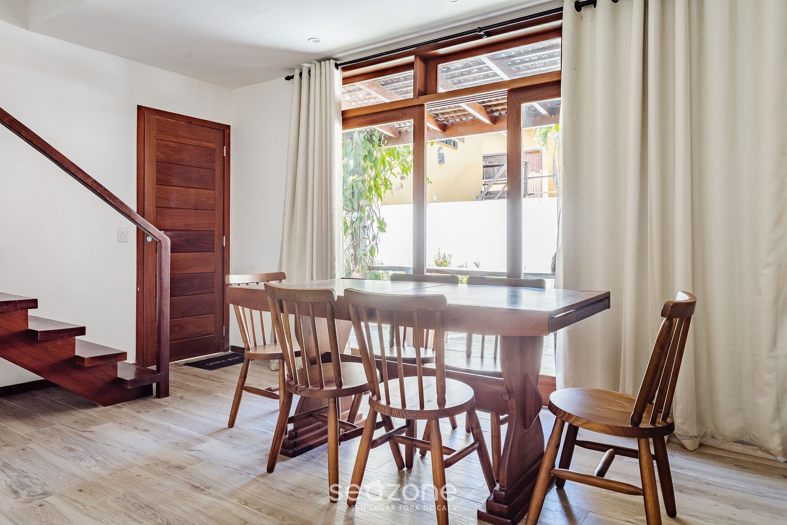 Basic Apartment | Dining