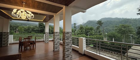 Superior-Doppelzimmer, Bergblick | Terrasse/Patio