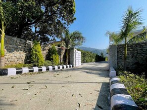 Property entrance - Dreamland Resort (Kaladhungi)