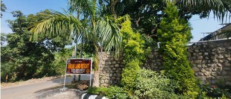 Fachada de la propiedad