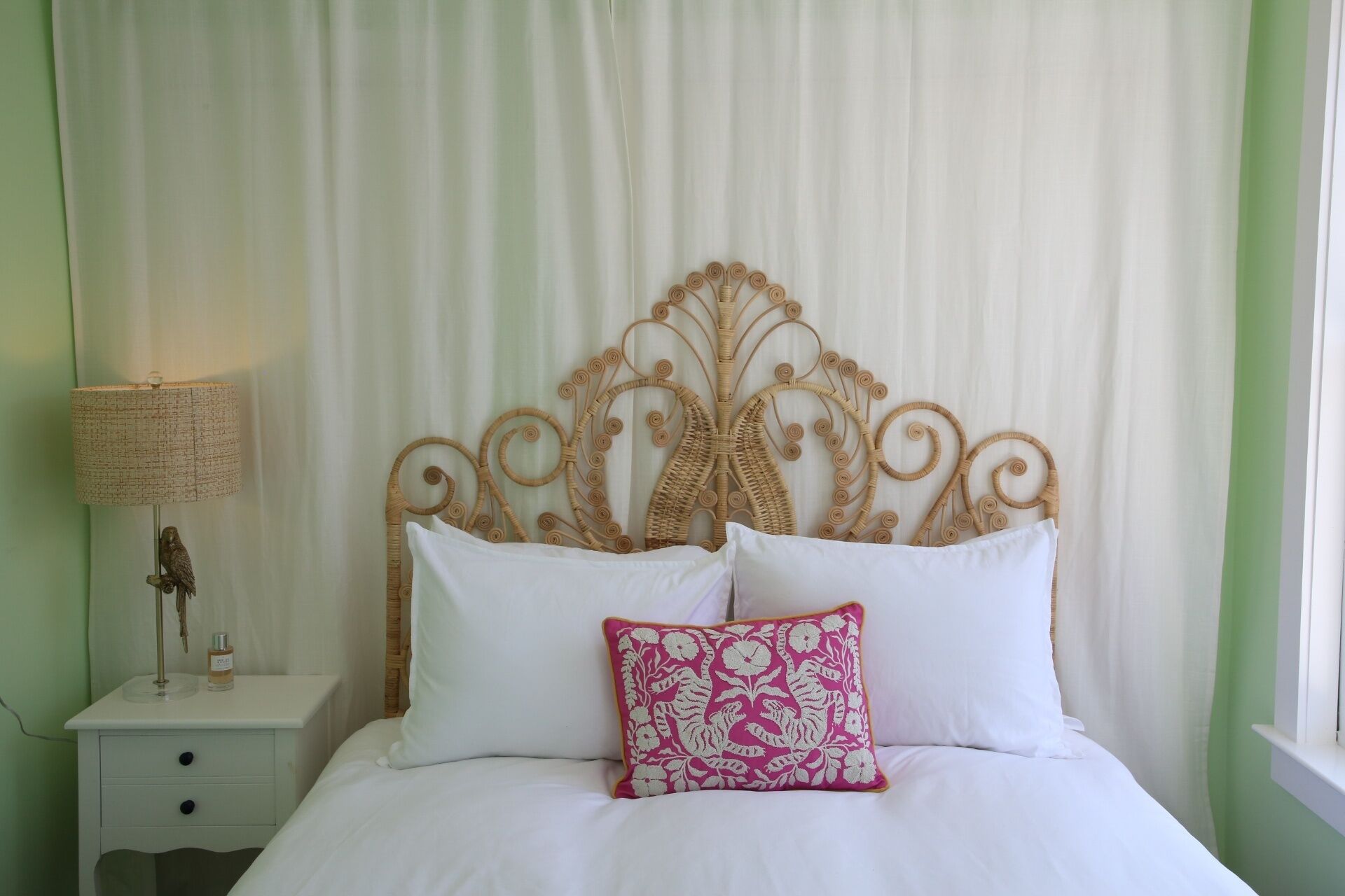 3 slaapkamers, een strijkplank/strijkijzer, gratis wifi, beddengoed