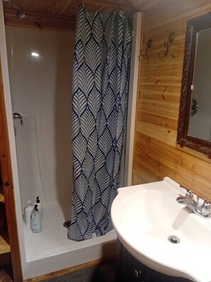 Hårføner, håndklær, såpe og toalettpapir