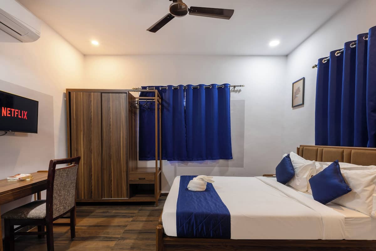 Deluxe Double Room, City View