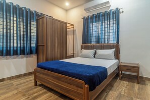 Superior Studio, City View | Free WiFi