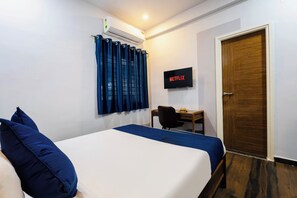 Superior Studio, City View