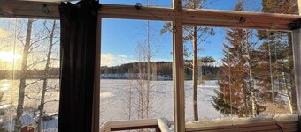 Welcoming 2-bedroom semi-detached cottage by the lake in Central Finland