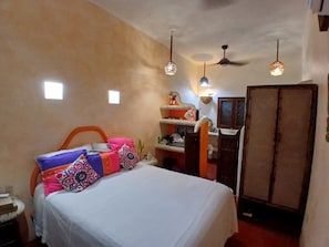 1 bedroom, WiFi, bed sheets - Tiny Condo, Endless Beach (Troncones)