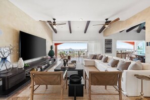 TV, fireplace, stereo