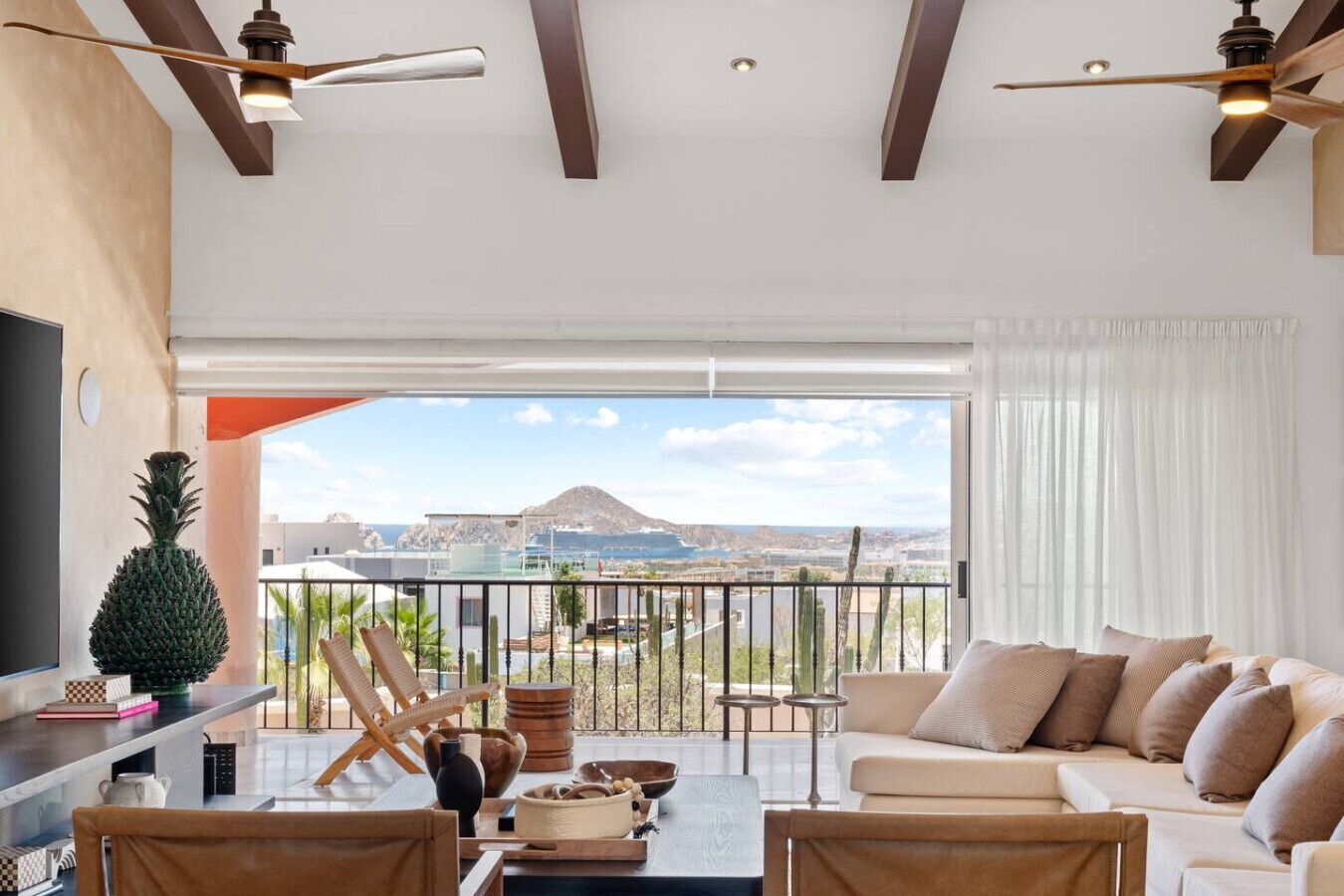 TV, fireplace, stereo