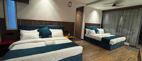 Deluxe Quadruple Room | Free WiFi