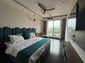 Elite Double Room, Balcony, Mountain View | Free WiFi - Hotel Ganga Aamantran (Haridwar)