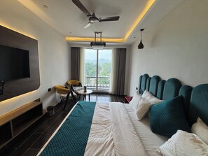 Elite-Doppelzimmer, Balkon, Bergblick | Kostenloses WLAN