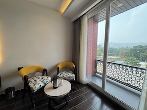 Elite-Doppelzimmer, Balkon, Bergblick | Kostenloses WLAN
