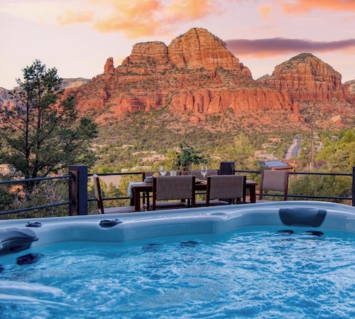 Mid-century Gem w/ Views, Hot Tub & Sunroom Lounge Red Rock Haven by Avantstay