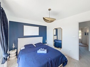 3 bedrooms, iron/ironing board, free WiFi, bed sheets