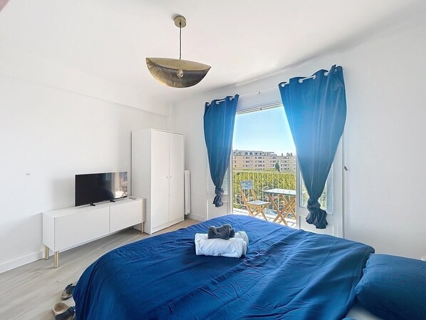 3 bedrooms, iron/ironing board, free WiFi, bed sheets