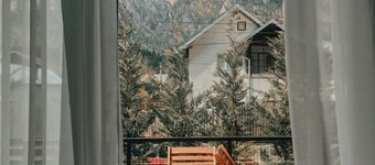 Moon Montana Busteni