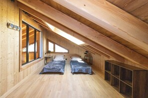 3 bedrooms, internet, bed sheets