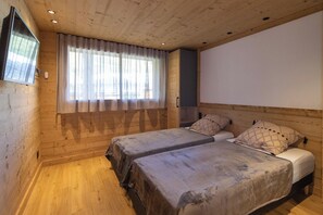 3 chambres, accĂšs Internet, draps fournis