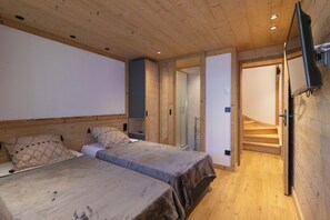 3 bedrooms, internet, bed sheets