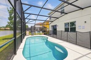 Piscine extérieure