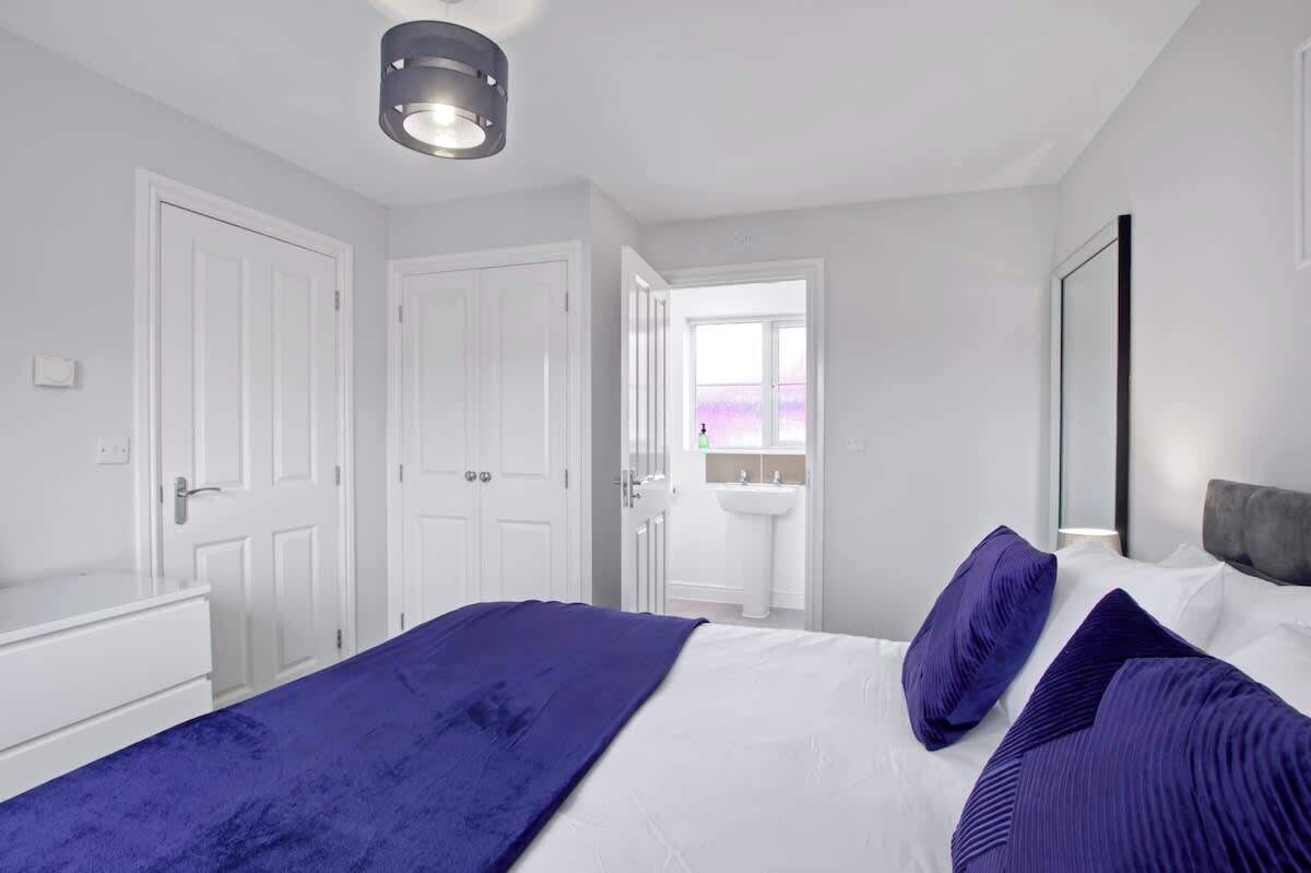 3 Schlafzimmer, Schreibtisch, Bügeleisen/Bügelbrett, kostenloses WLAN