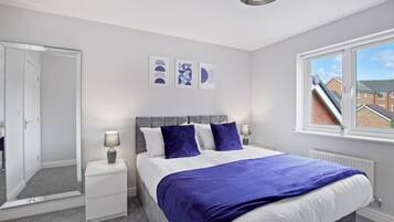 3 chambres, fer et planche à repasser, accès Internet, draps fournis