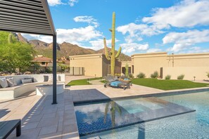 Outdoor pool, a heated pool - Catalina Dreamin' Luxe Foothills Oasis w/Pool! (Tucson)