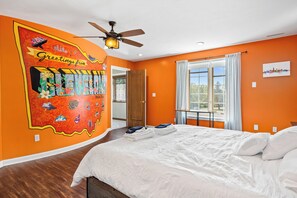 6 chambres, fer et planche à repasser, Wi-Fi, draps fournis
