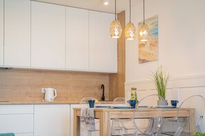 Apartment, Balkon, am Strand | Hochwertige Bettwaren, Betten mit Memory-Foam-Matratzen