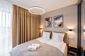 Apartment, Balkon, Blick auf den Innenhof | Hochwertige Bettwaren, Betten mit Memory-Foam-Matratzen