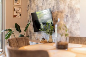 Apartament, cuina bàsica, al costat de la platja | Roba de llit d'alta qualitat i matalassos d'escuma viscoelàstica