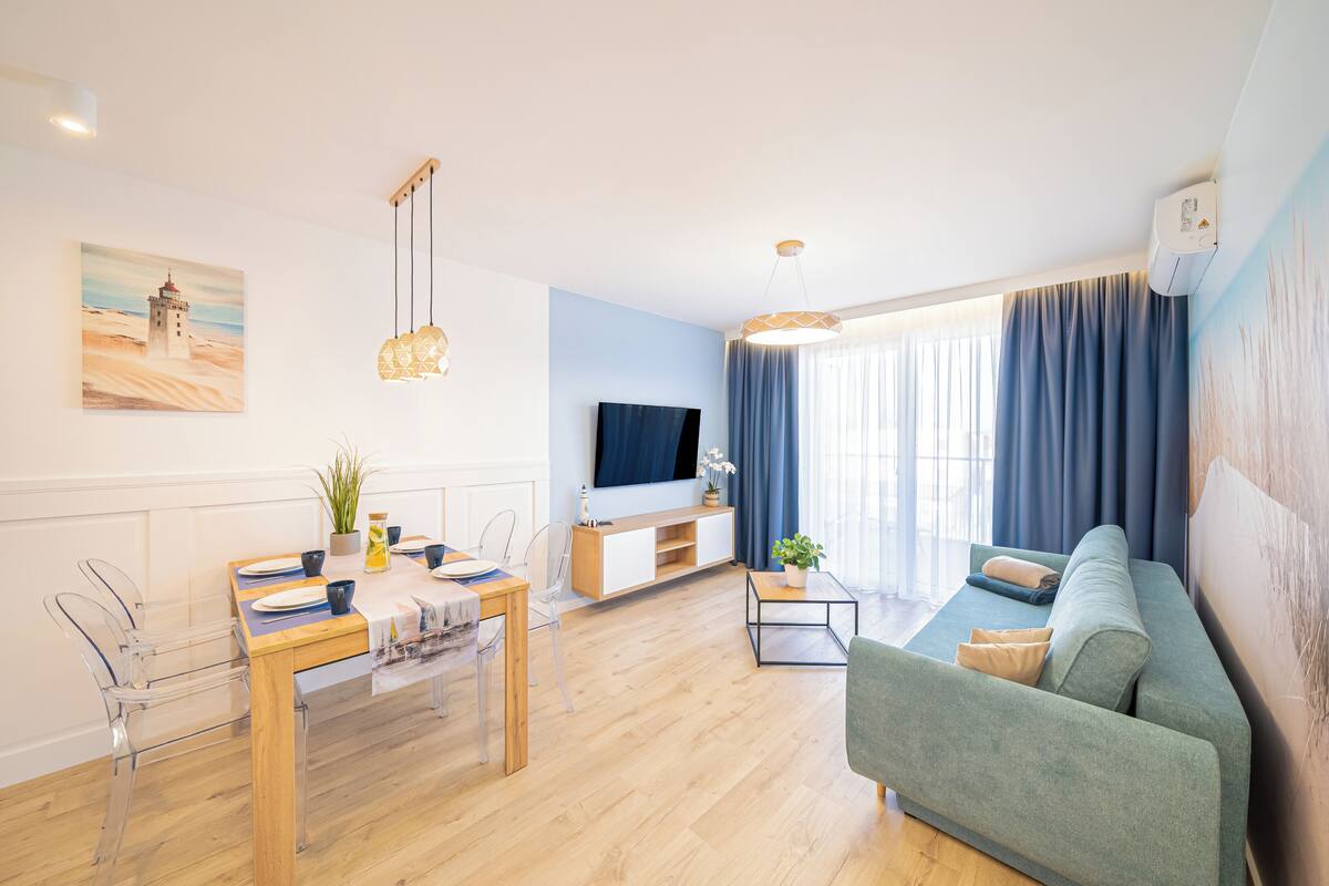 Apartment, Balkon, am Strand | Hochwertige Bettwaren, Betten mit Memory-Foam-Matratzen