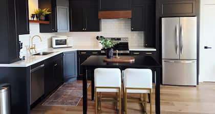 Stunning Church Apartment in downtown Bluffton. Only 25 min to Lima or Findlay.