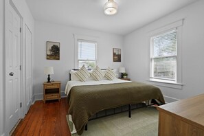 3 bedrooms, WiFi, bed sheets, wheelchair access