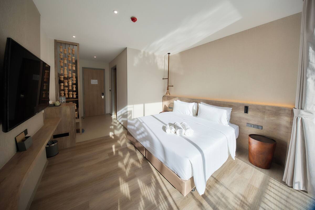 Deluxe Double Room, Pool View