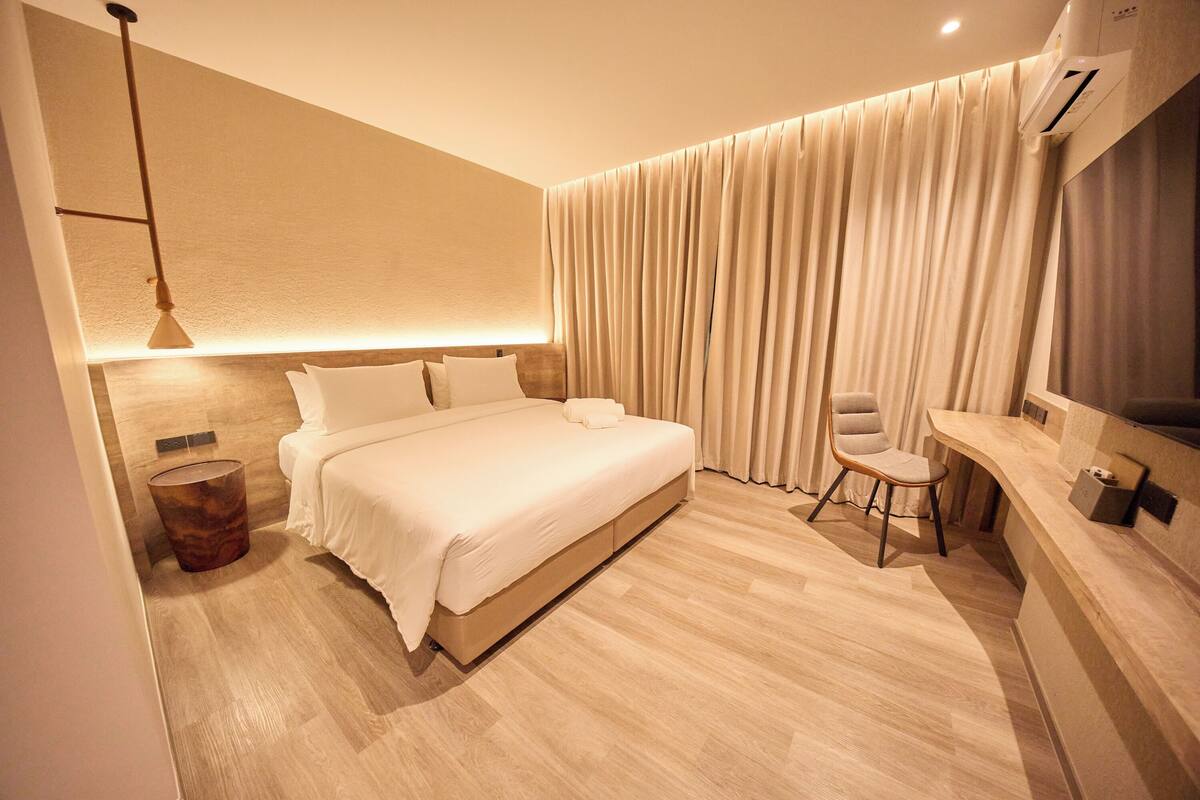 Deluxe Double Room, Pool View