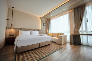 Caja de seguridad en la habitación y escritorio 